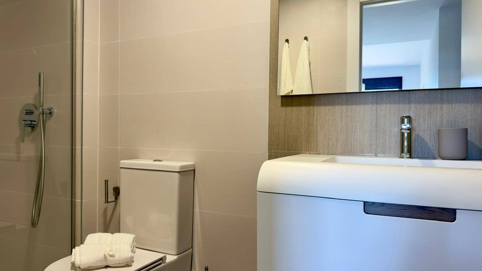 Apartamento de 3 habitaciones en Santa Pola en alquiler con piscina garaje - 1.700 € (Ref: 9414216)