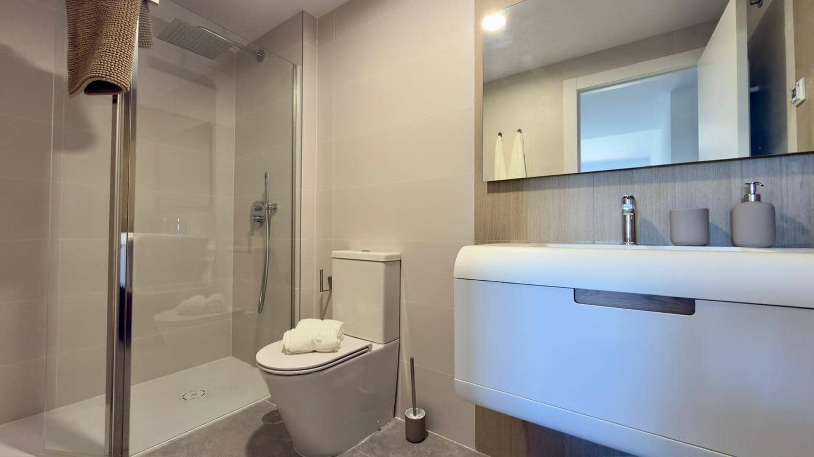 Apartamento de 3 habitaciones en Santa Pola en alquiler con piscina garaje - 1.700 € (Ref: 9414216)