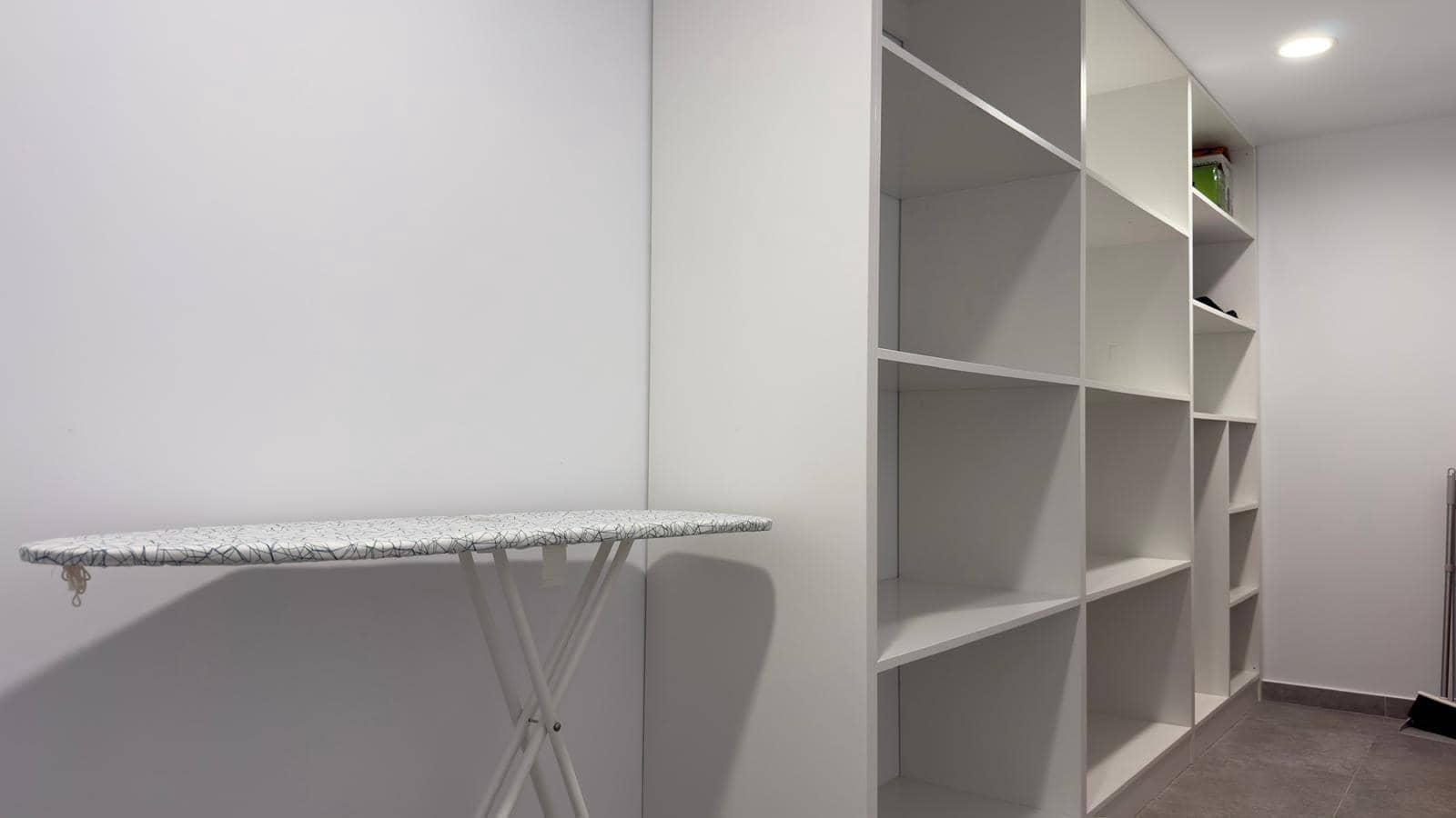 Apartamento de 3 habitaciones en Santa Pola en alquiler con piscina garaje - 1.700 € (Ref: 9414216)