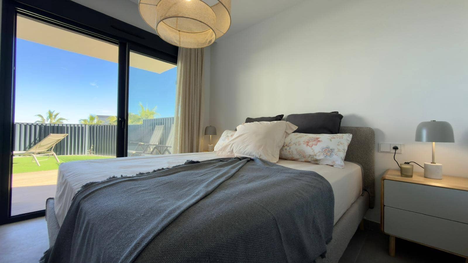 Apartamento de 3 habitaciones en Santa Pola en alquiler con piscina garaje - 1.700 € (Ref: 9414216)