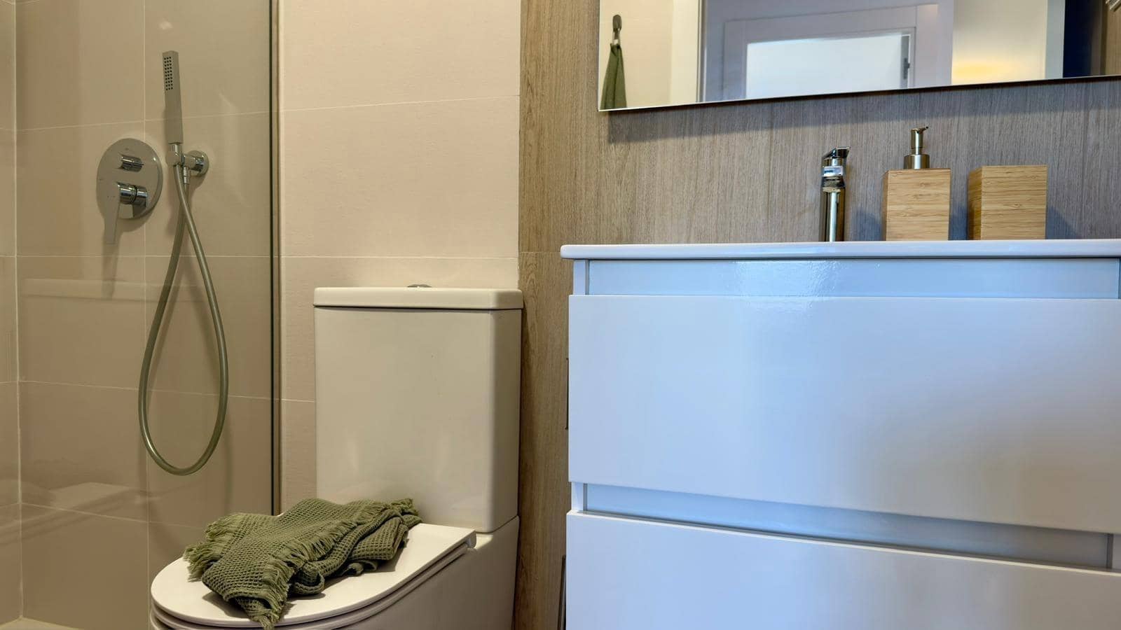 Apartamento de 3 habitaciones en Santa Pola en alquiler con piscina garaje - 1.700 € (Ref: 9414216)