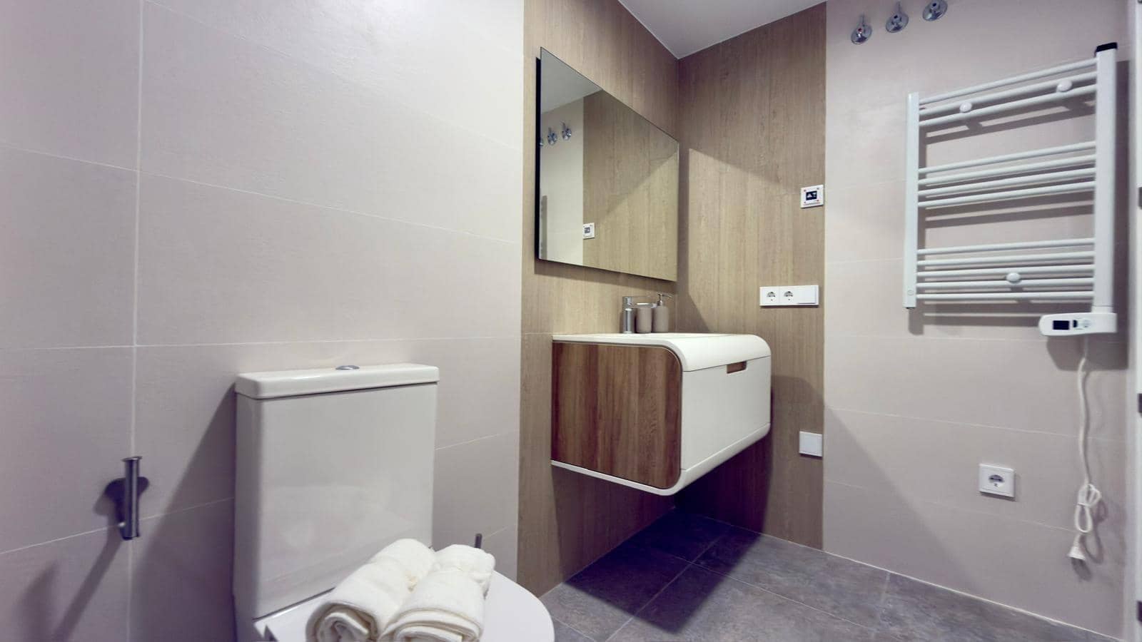 Apartamento de 3 habitaciones en Santa Pola en alquiler con piscina garaje - 1.700 € (Ref: 9414216)