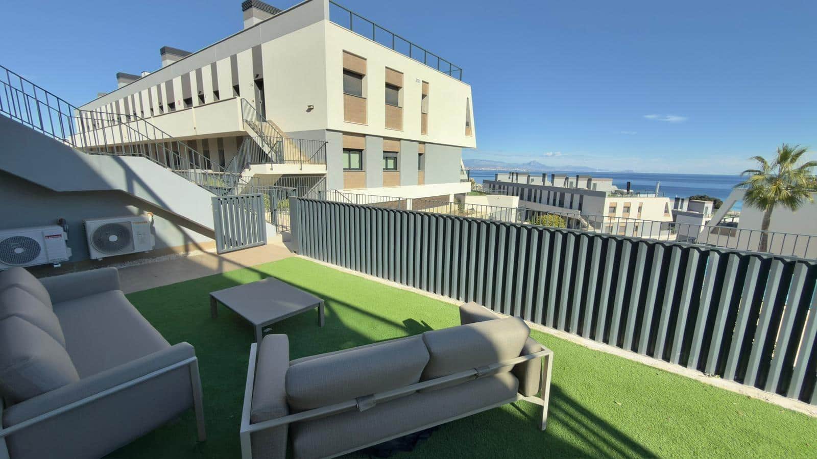 Apartamento de 3 habitaciones en Santa Pola en alquiler con piscina garaje - 1.700 € (Ref: 9414216)