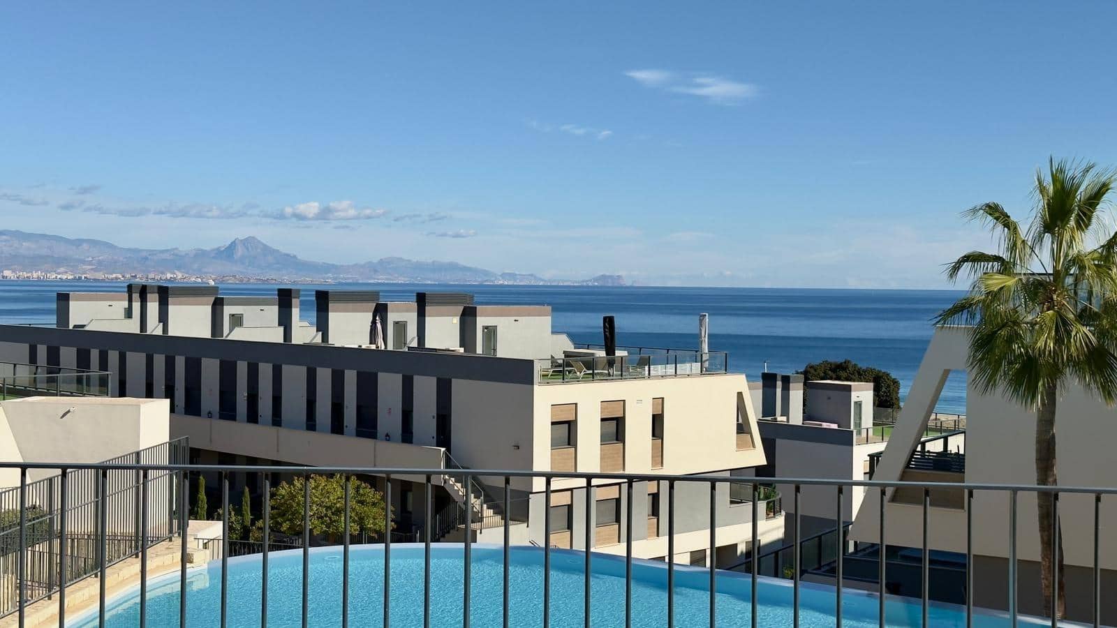 Apartamento de 3 habitaciones en Santa Pola en alquiler con piscina garaje - 1.700 € (Ref: 9414216)