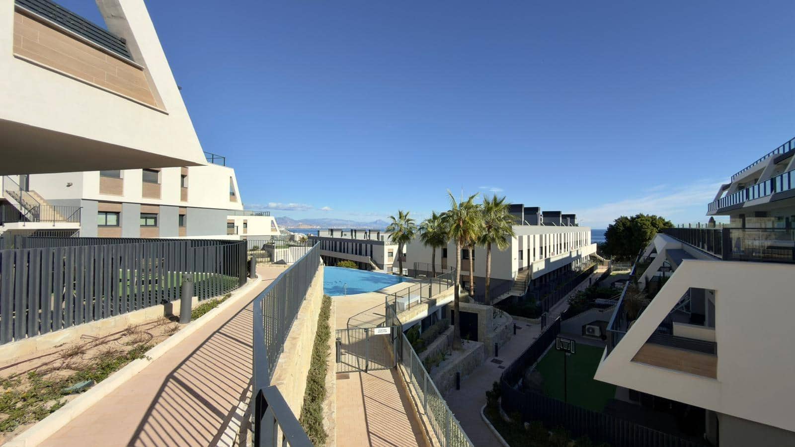 Apartamento de 3 habitaciones en Santa Pola en alquiler con piscina garaje - 1.700 € (Ref: 9414216)