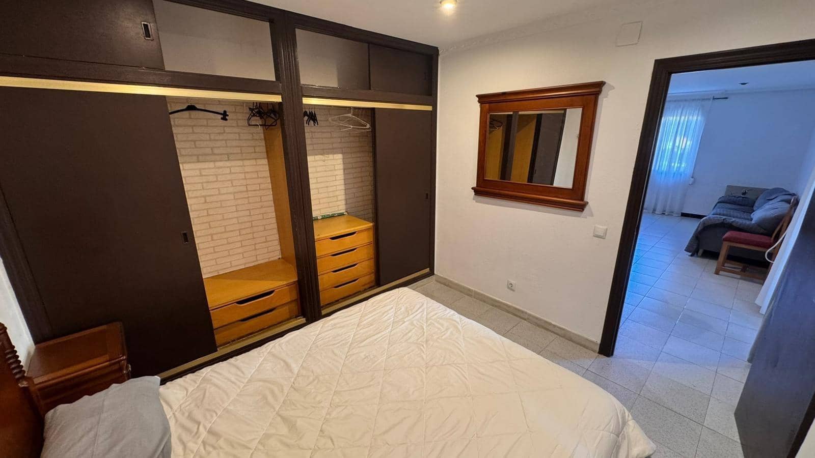 3 bedroom Apartment for rent in Alicante / Alacant city - € 820 (Ref: 9417685)