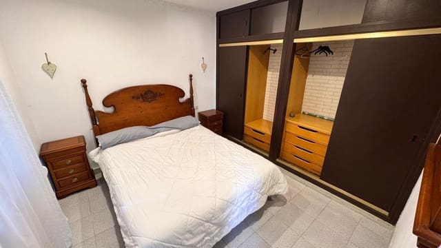 3 bedroom Apartment for rent in Alicante / Alacant city - € 820 (Ref: 9417685)