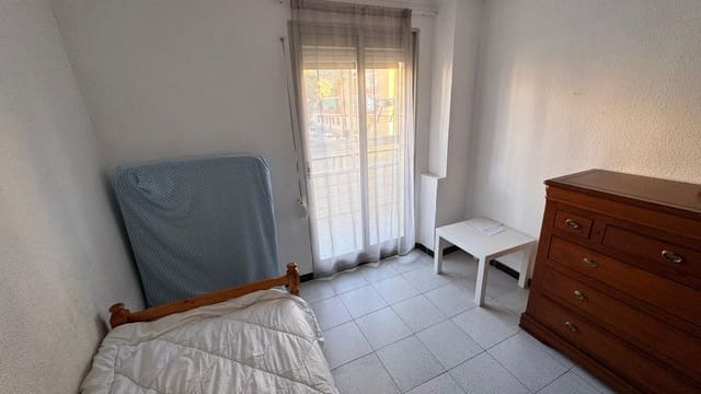 3 bedroom Apartment for rent in Alicante / Alacant city - € 820 (Ref: 9417685)