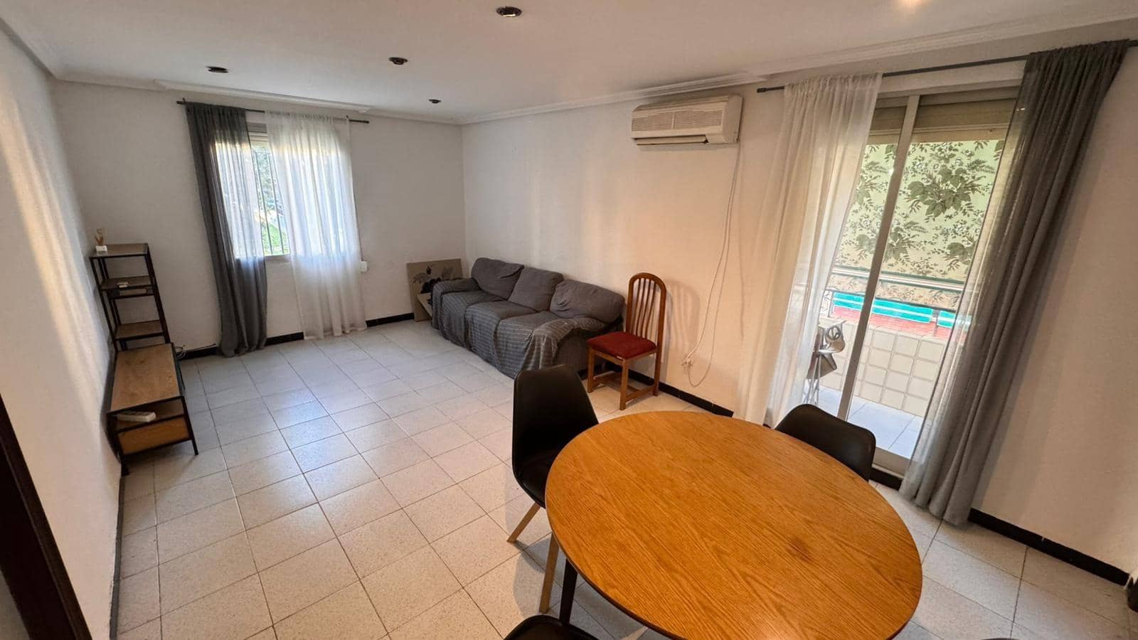 3 bedroom Apartment for rent in Alicante / Alacant city - € 820 (Ref: 9417685)