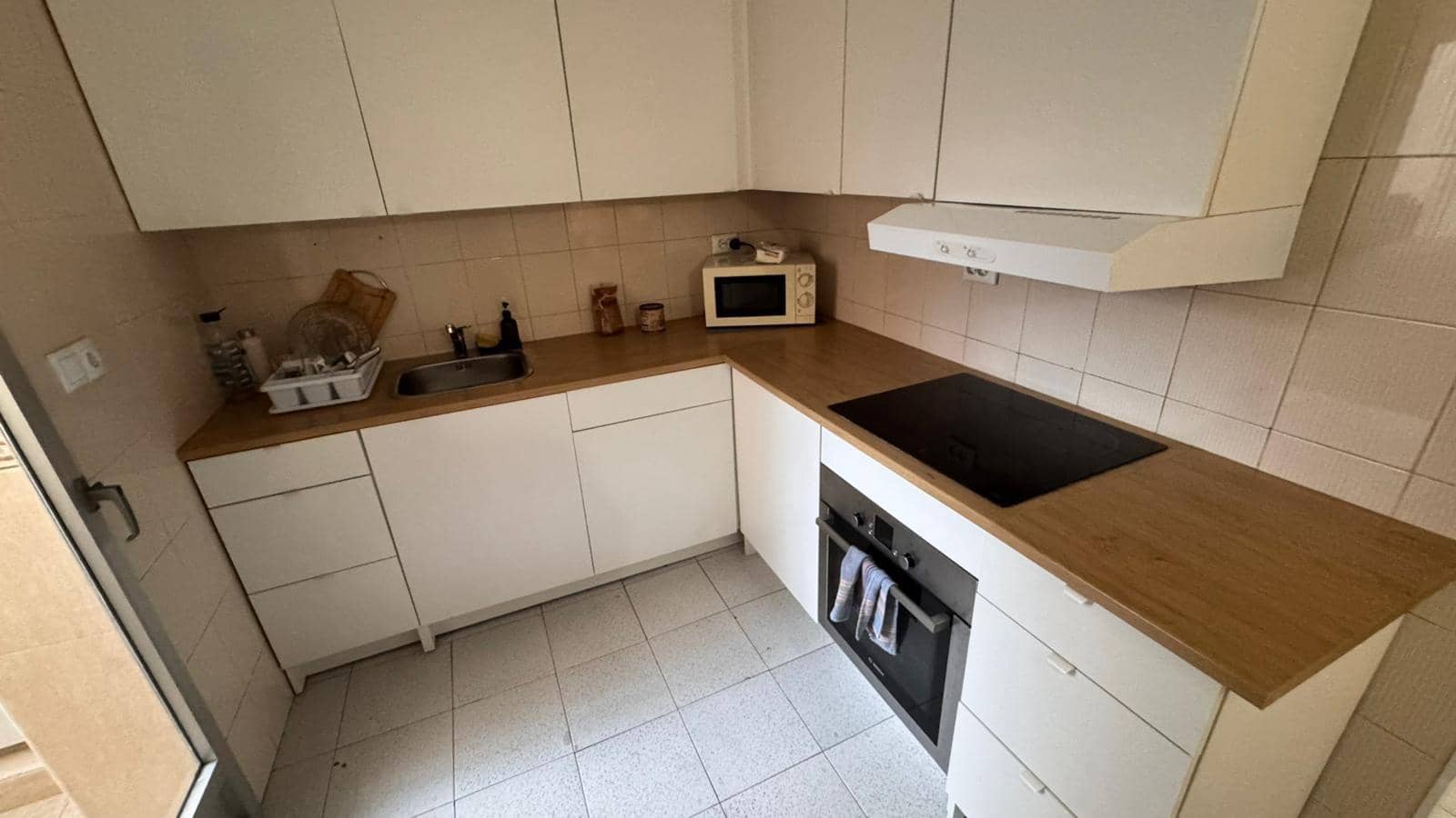 3 bedroom Apartment for rent in Alicante / Alacant city - € 820 (Ref: 9417685)