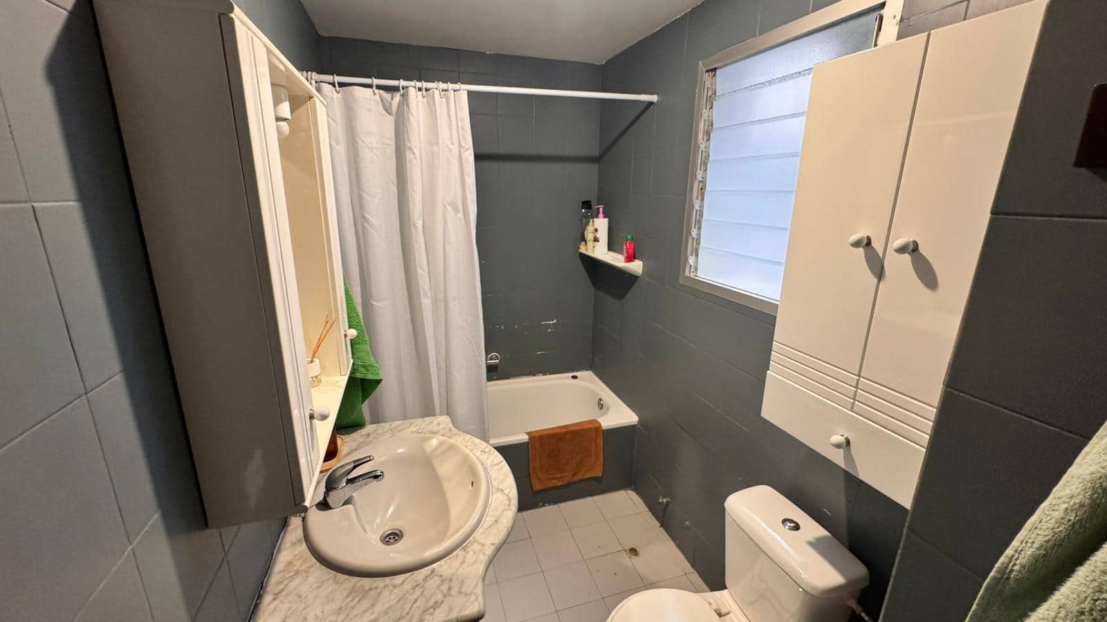 3 bedroom Apartment for rent in Alicante / Alacant city - € 820 (Ref: 9417685)