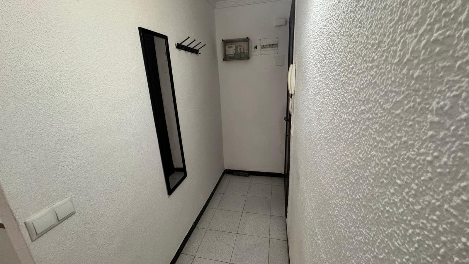 3 bedroom Apartment for rent in Alicante / Alacant city - € 820 (Ref: 9417685)