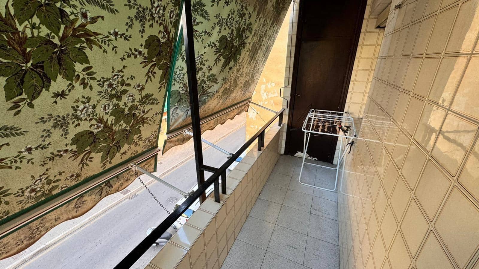 3 bedroom Apartment for rent in Alicante / Alacant city - € 820 (Ref: 9417685)