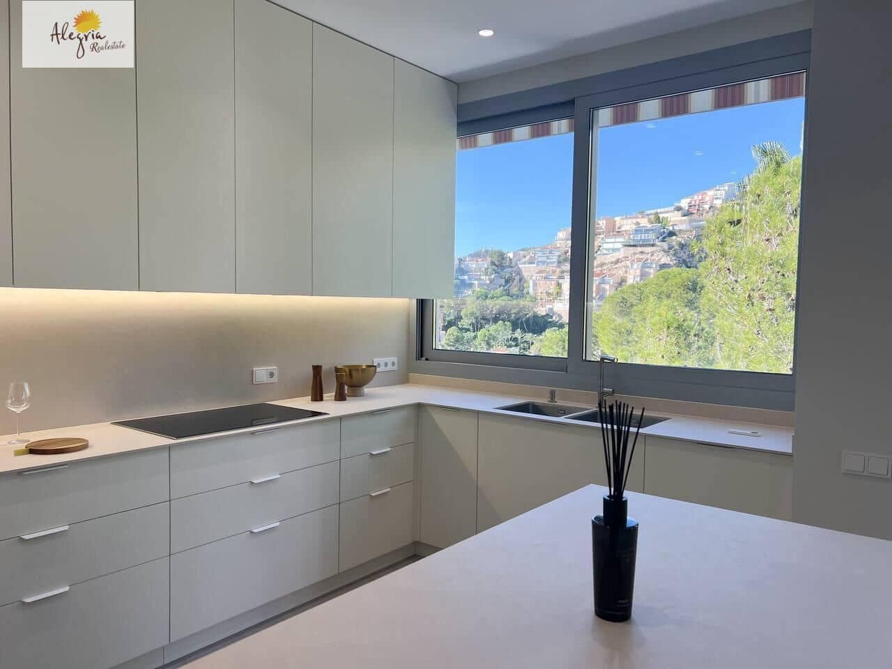 5 bedroom Villa for sale in Cullera with pool garage - € 1,300,000 (Ref: 9425741)