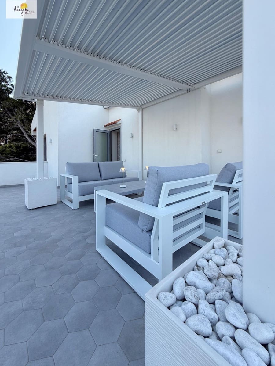 5 bedroom Villa for sale in Cullera with pool garage - € 1,300,000 (Ref: 9425741)