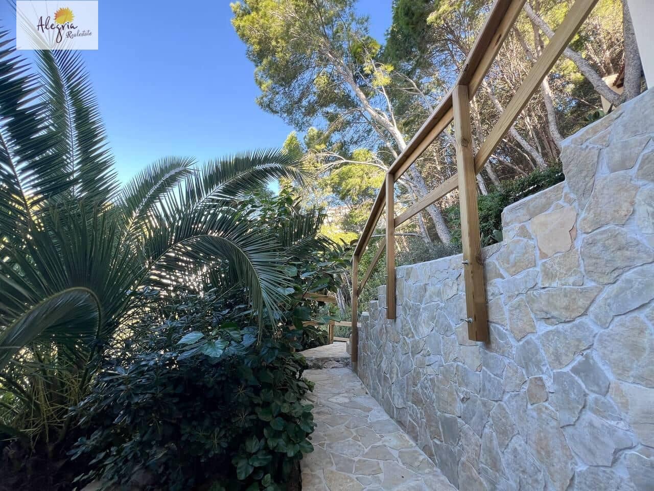 5 bedroom Villa for sale in Cullera with pool garage - € 1,300,000 (Ref: 9425741)