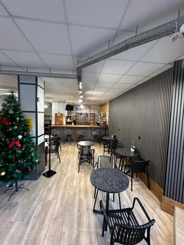 Commercieel te koop in Babel, Alicante stad - € 209.000 (Ref: 9440647)