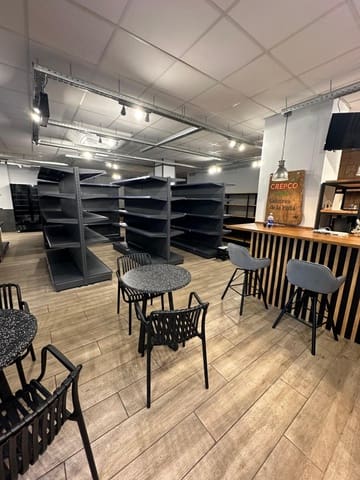 Commercieel te koop in Babel, Alicante stad - € 209.000 (Ref: 9440647)