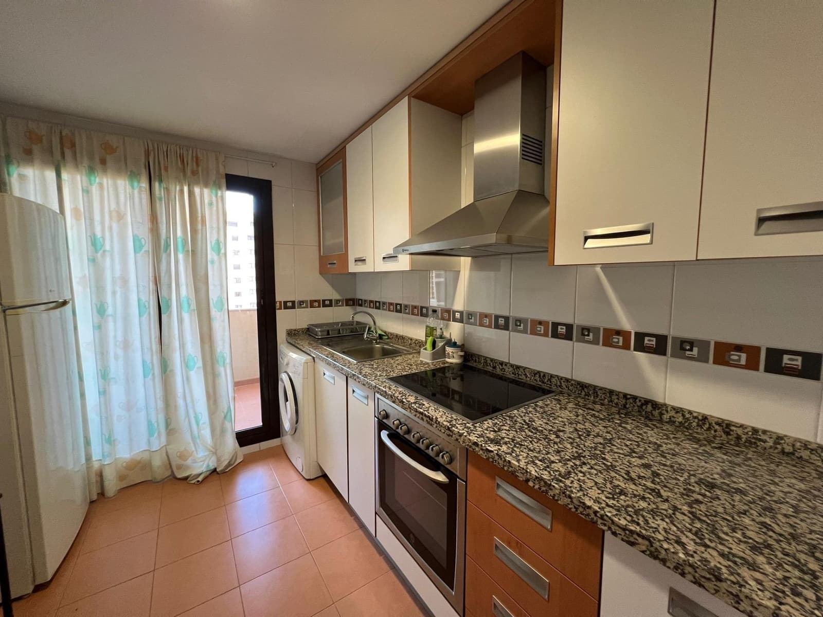 2 bedroom Flat for rent in Alicante / Alacant city with pool - € 1,100 (Ref: 9440648)