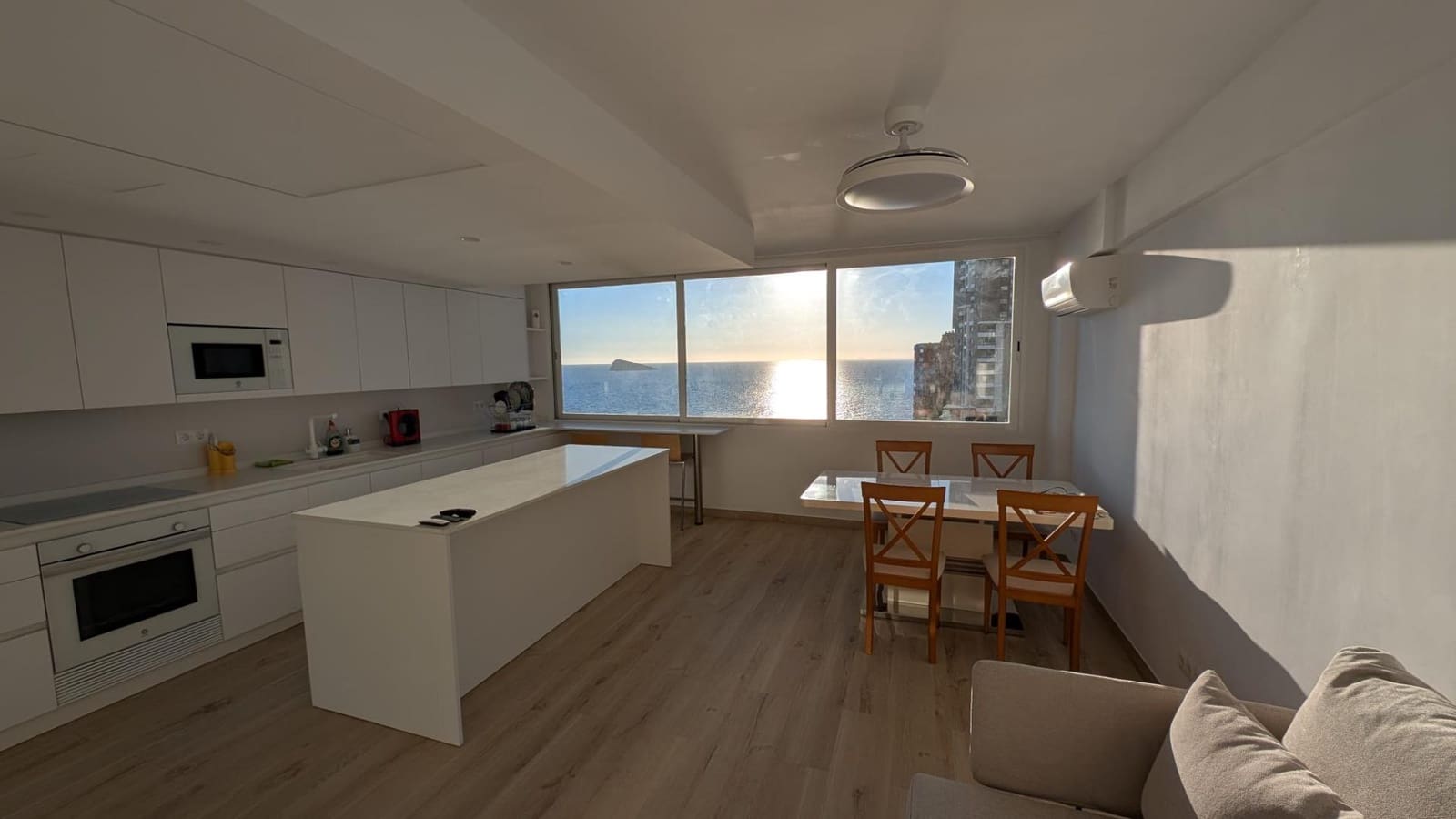 3 makuuhuone Asunto vuokrattavana paikassa Benidorm mukana uima-altaan - 1 800 € (Ref: 9440650)