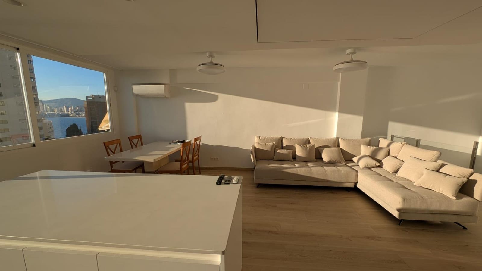 3 makuuhuone Asunto vuokrattavana paikassa Benidorm mukana uima-altaan - 1 800 € (Ref: 9440650)