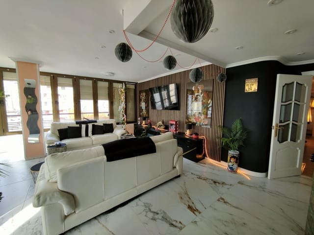 3 soveværelse Lejlighed til salg i Playa Levante, Benidorm med swimmingpool - € 490.000 (Ref: 9446462)