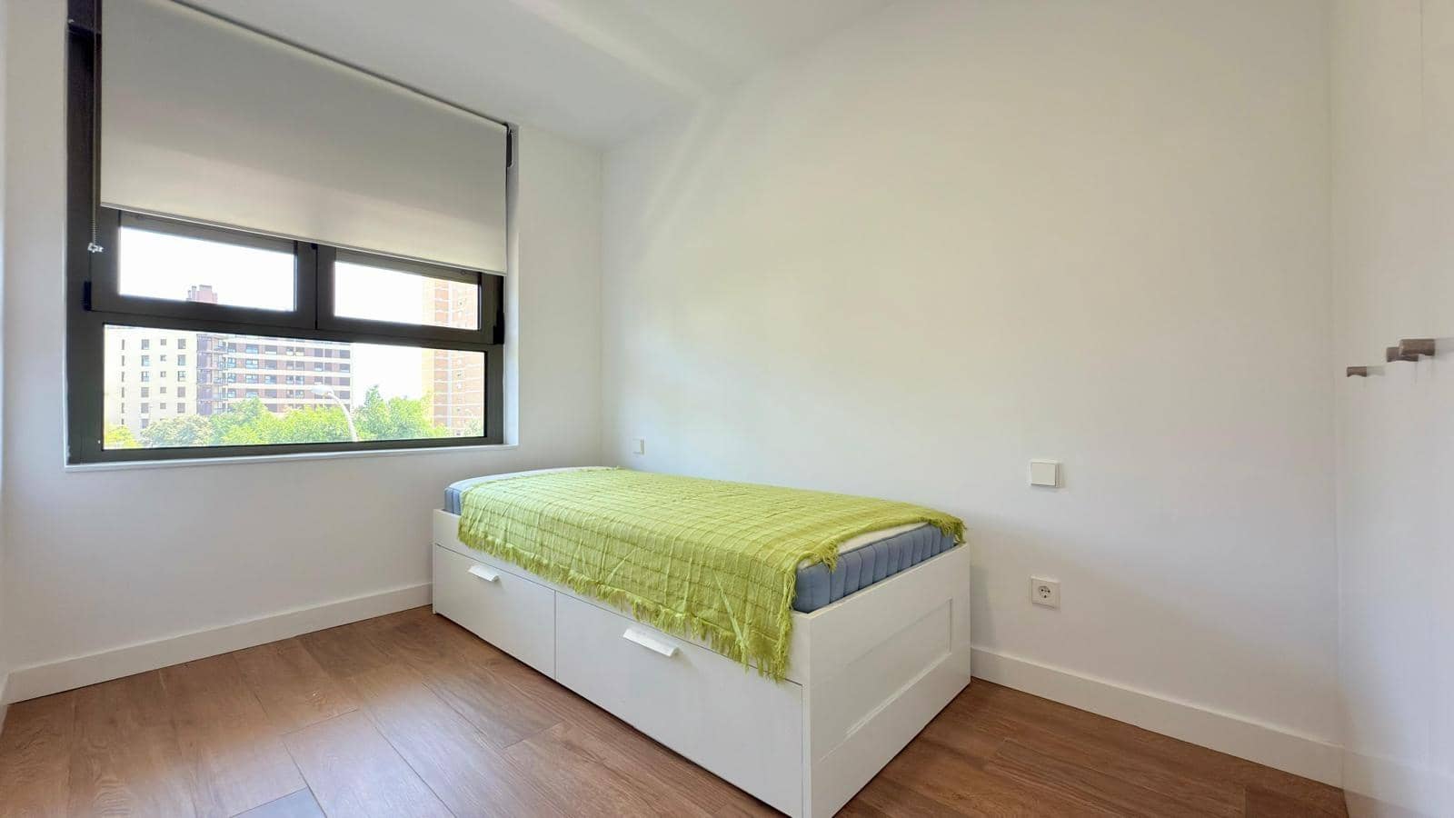 3 slaapkamer Flat te huur in Playa de San Juan met zwembad garage - € 2.700 (Ref: 9449414)