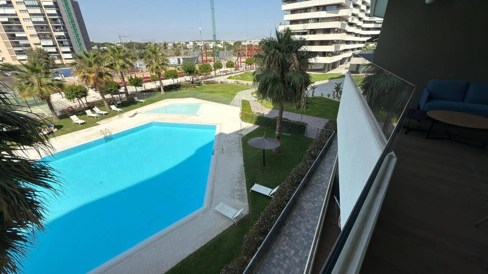 3 slaapkamer Flat te huur in Playa de San Juan met zwembad garage - € 2.700 (Ref: 9449414)