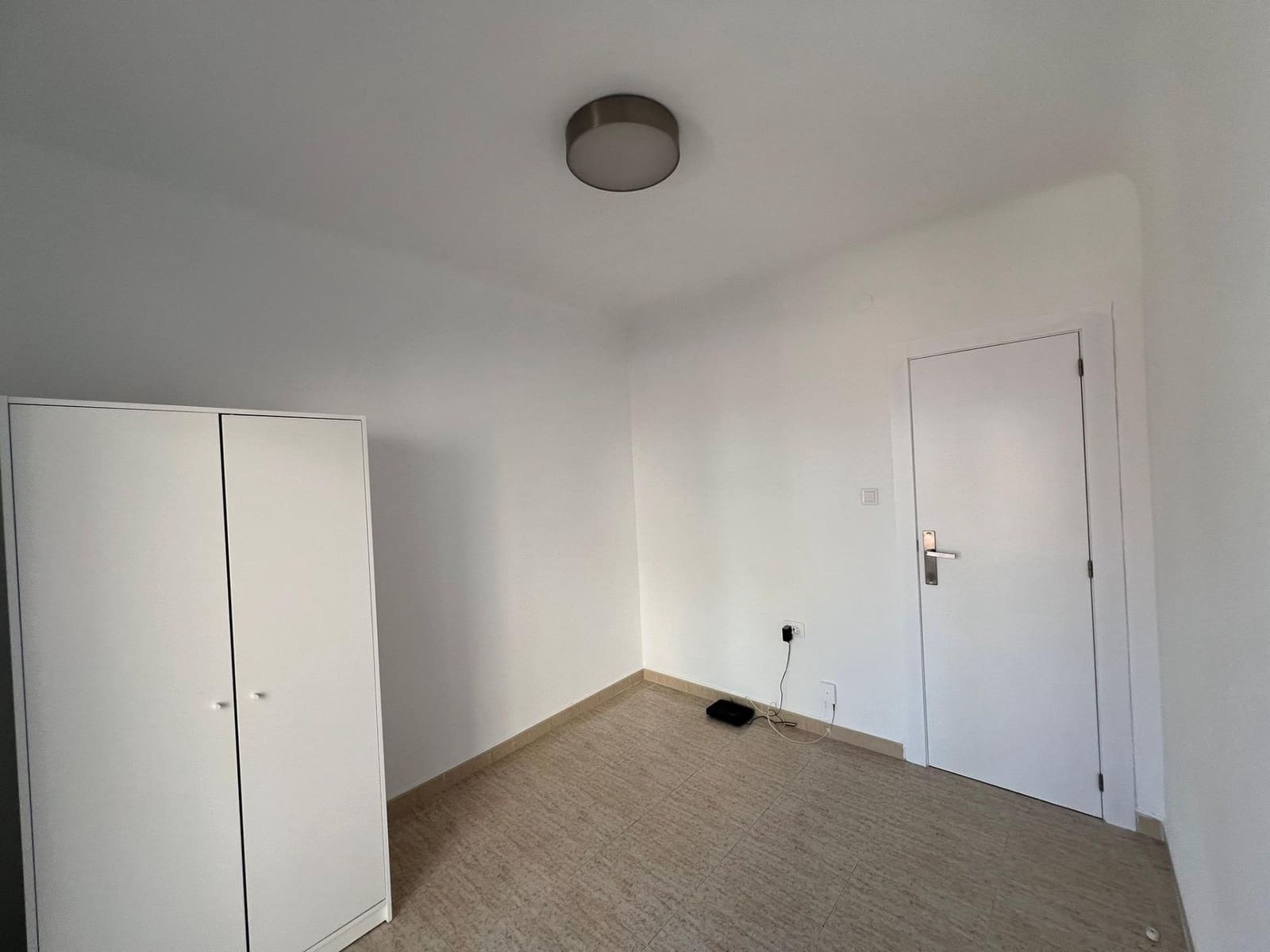 4 quarto Apartamento para arrendar em Alicante cidade - 1 300 € (Ref: 9450242)