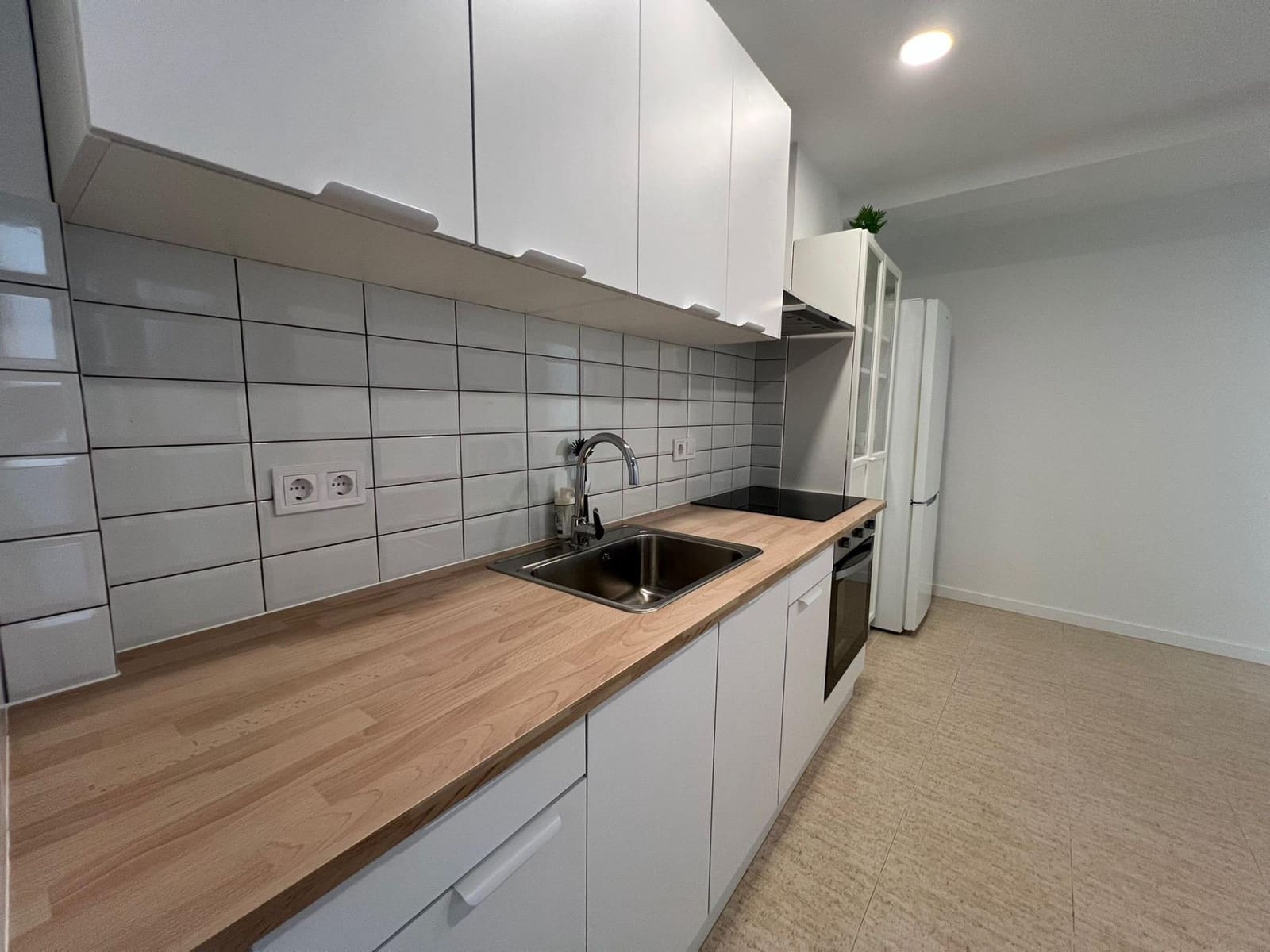 4 quarto Apartamento para arrendar em Alicante cidade - 1 300 € (Ref: 9450242)