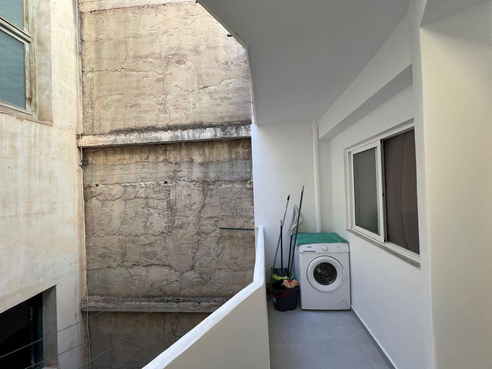 4 quarto Apartamento para arrendar em Alicante cidade - 1 300 € (Ref: 9450242)