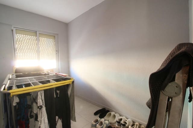 3 makuuhuone Asunto myytävänä paikassa Colonia Requena, Alicante kaupunki - 70 000 € (Ref: 9450243)