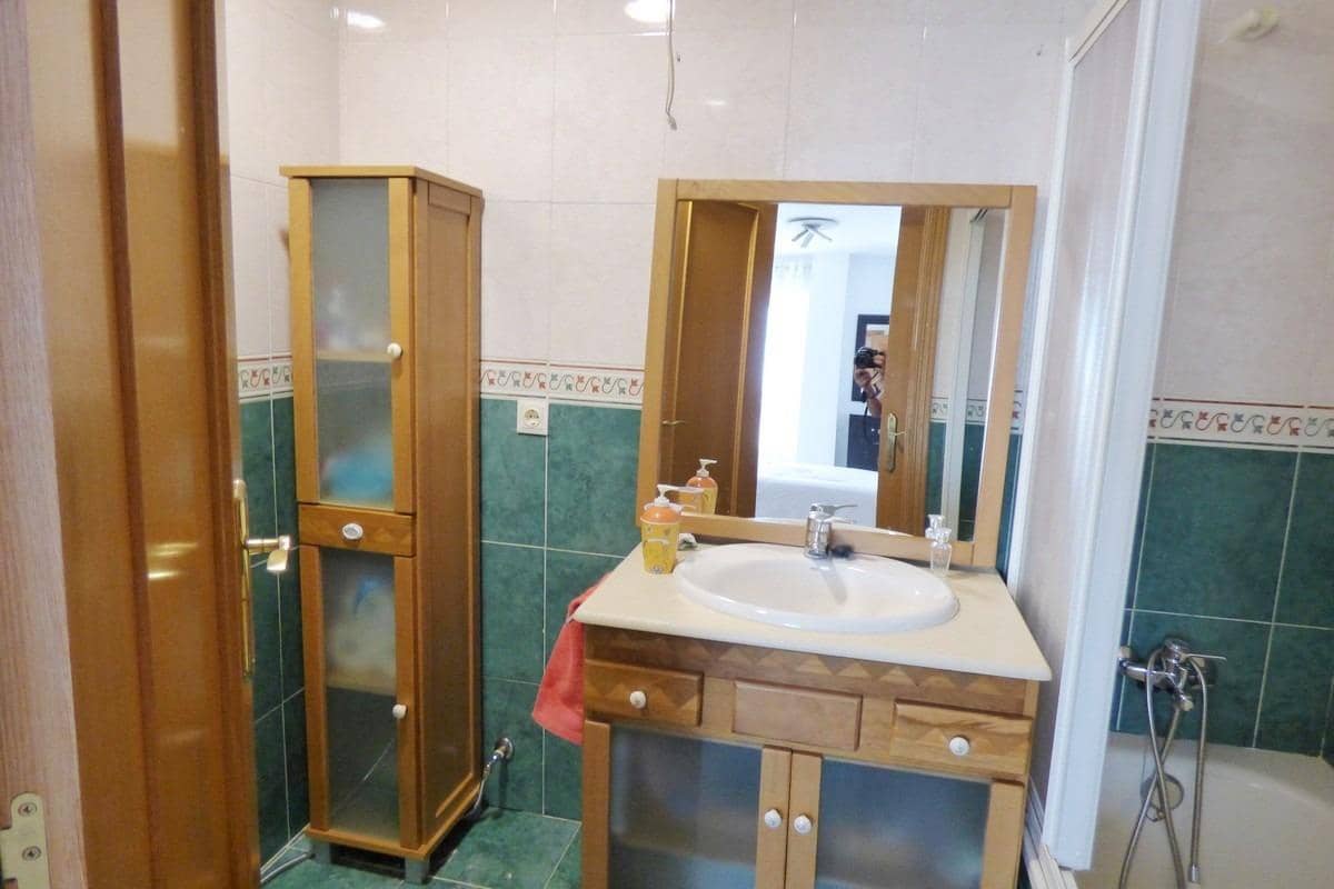 2 quarto Apartamento para arrendar em Alicante cidade com piscina garagem - 1 100 € (Ref: 9450244)