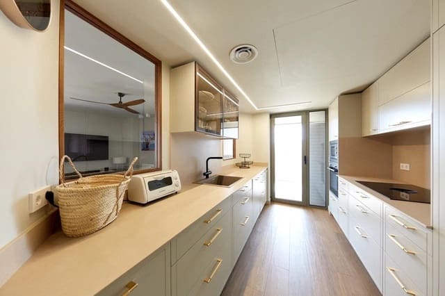 3 quarto Apartamento para arrendar em Playa de San Juan, Alicante cidade com piscina garagem - 4 100 € (Ref: 9452241)