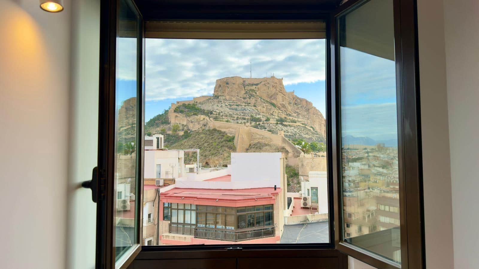 3 slaapkamer Flat te koop in Alicante stad - € 525.000 (Ref: 9456378)