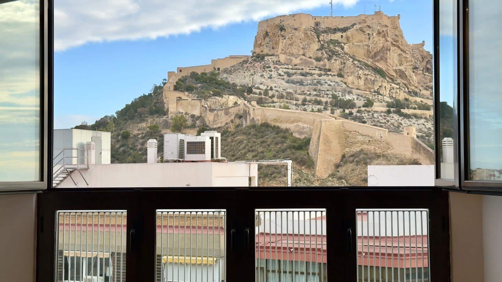 3 makuuhuone Asunto myytävänä paikassa Alicante kaupunki - 525 000 € (Ref: 9456378)