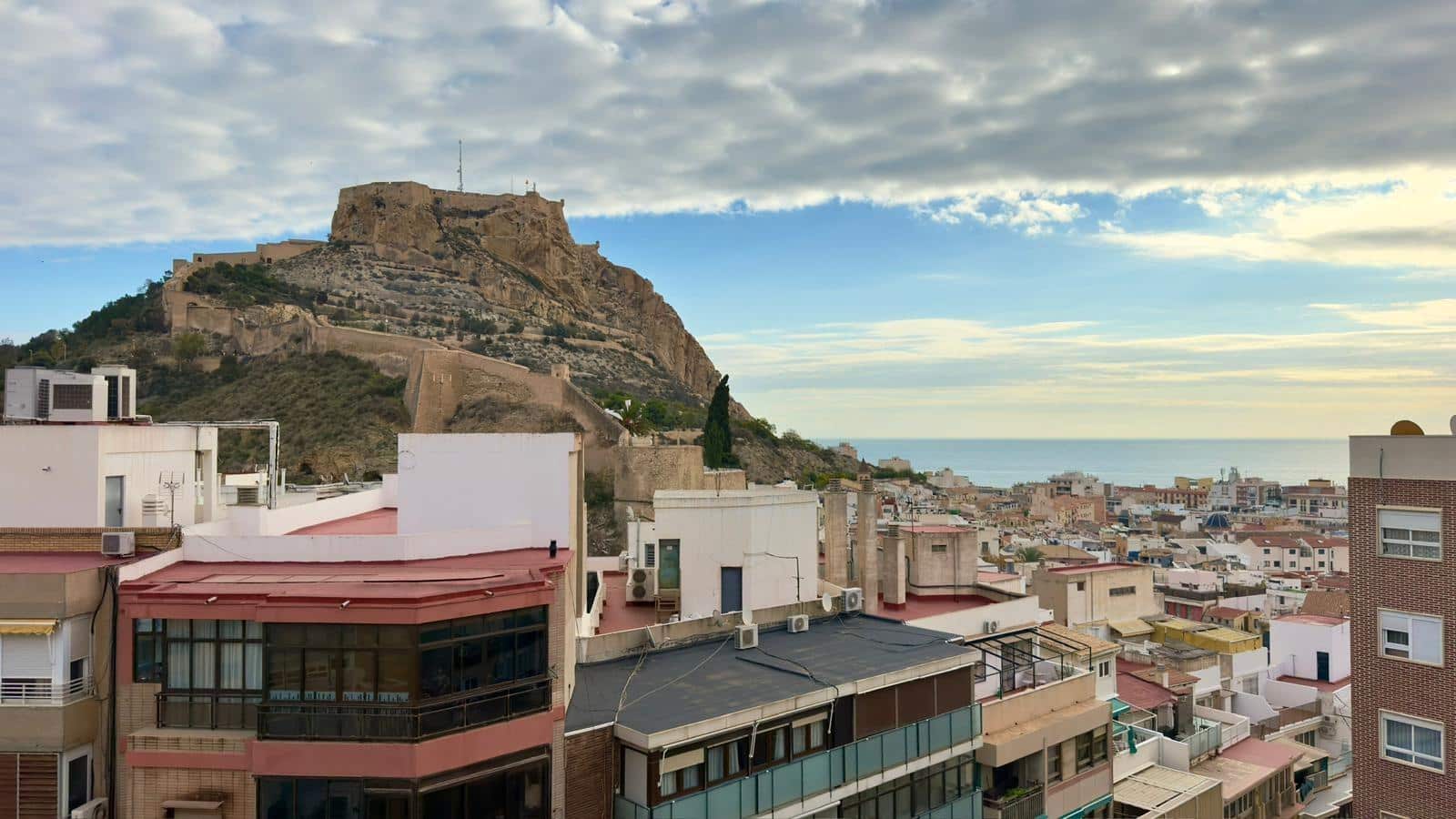 3 makuuhuone Asunto myytävänä paikassa Alicante kaupunki - 525 000 € (Ref: 9456378)