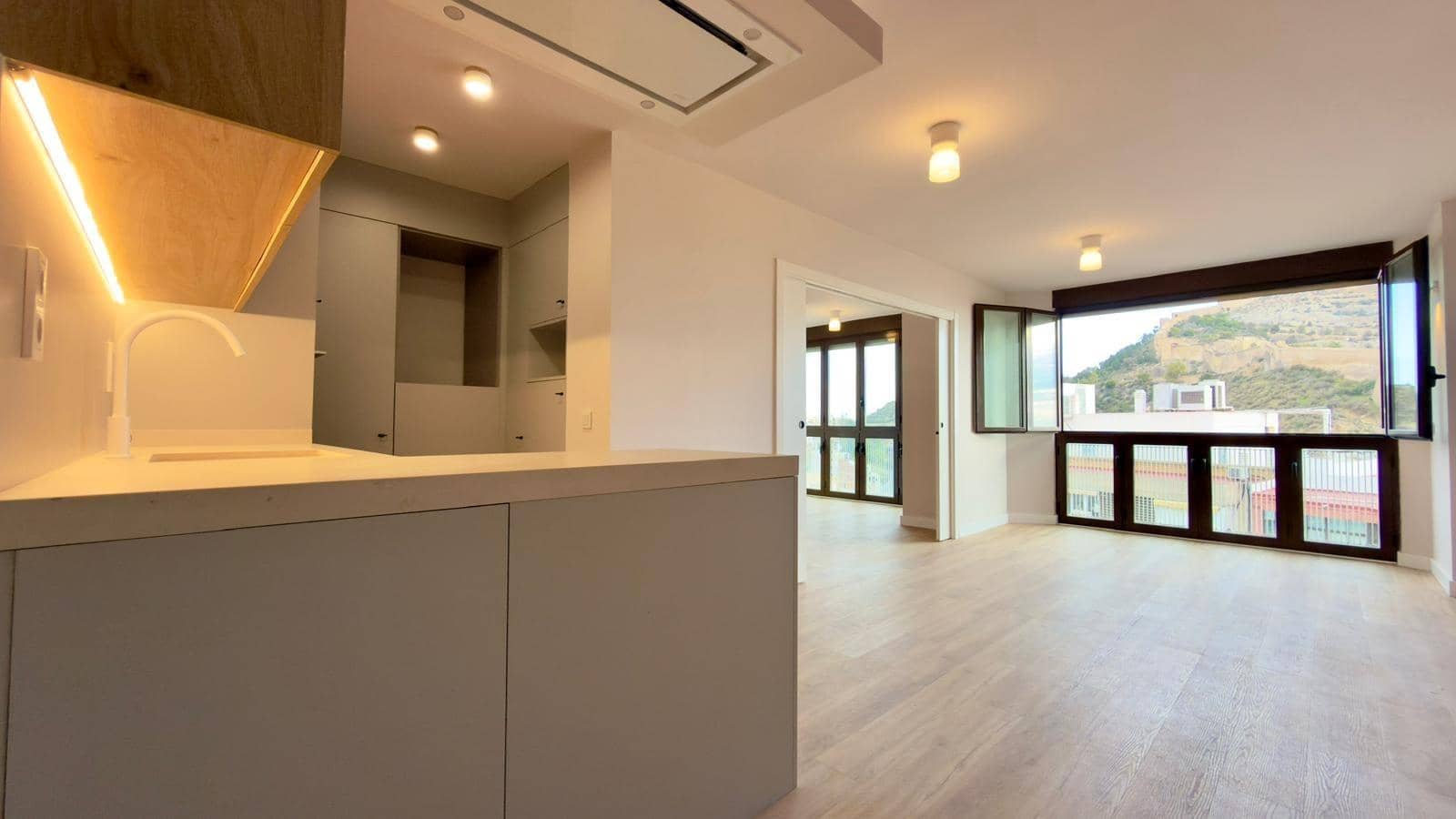 3 makuuhuone Asunto myytävänä paikassa Alicante kaupunki - 525 000 € (Ref: 9456378)