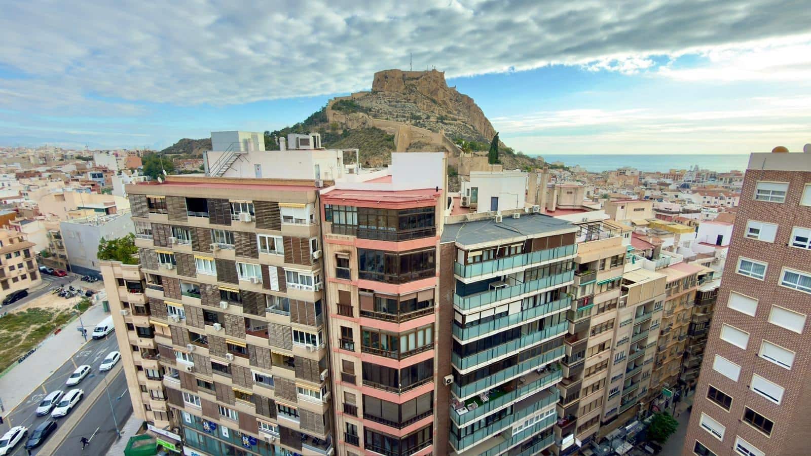 3 makuuhuone Asunto myytävänä paikassa Alicante kaupunki - 525 000 € (Ref: 9456378)