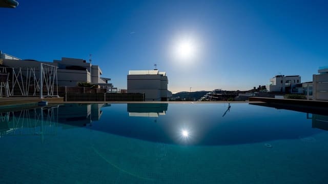 3 bedroom Villa for sale in Finestrat with pool - € 650,000 (Ref: 9462461)