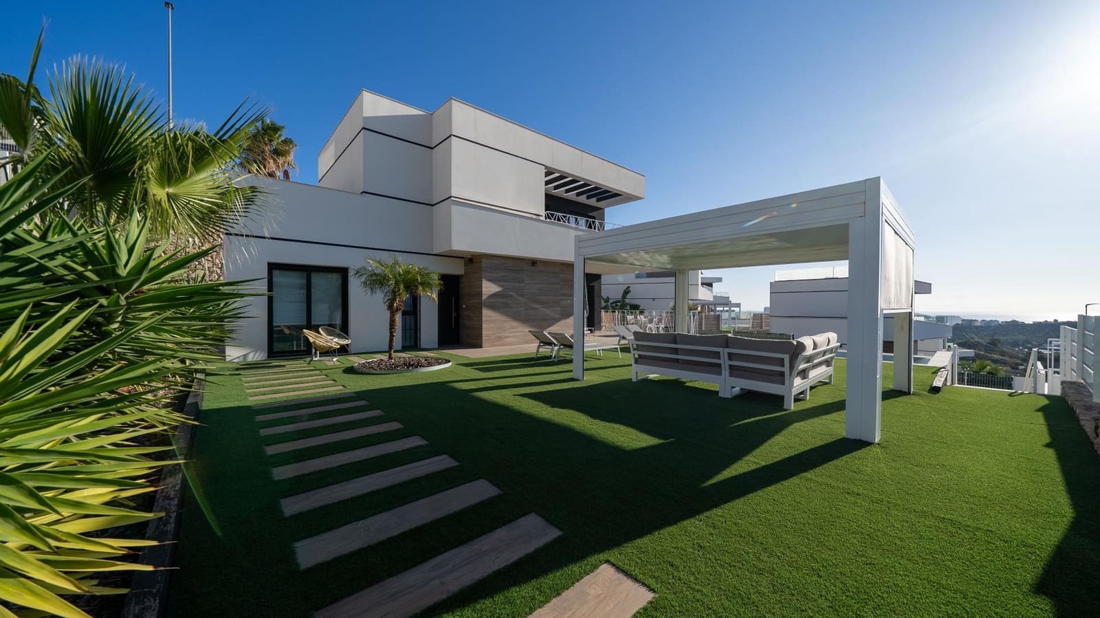 3 bedroom Villa for sale in Finestrat with pool - € 650,000 (Ref: 9462461)