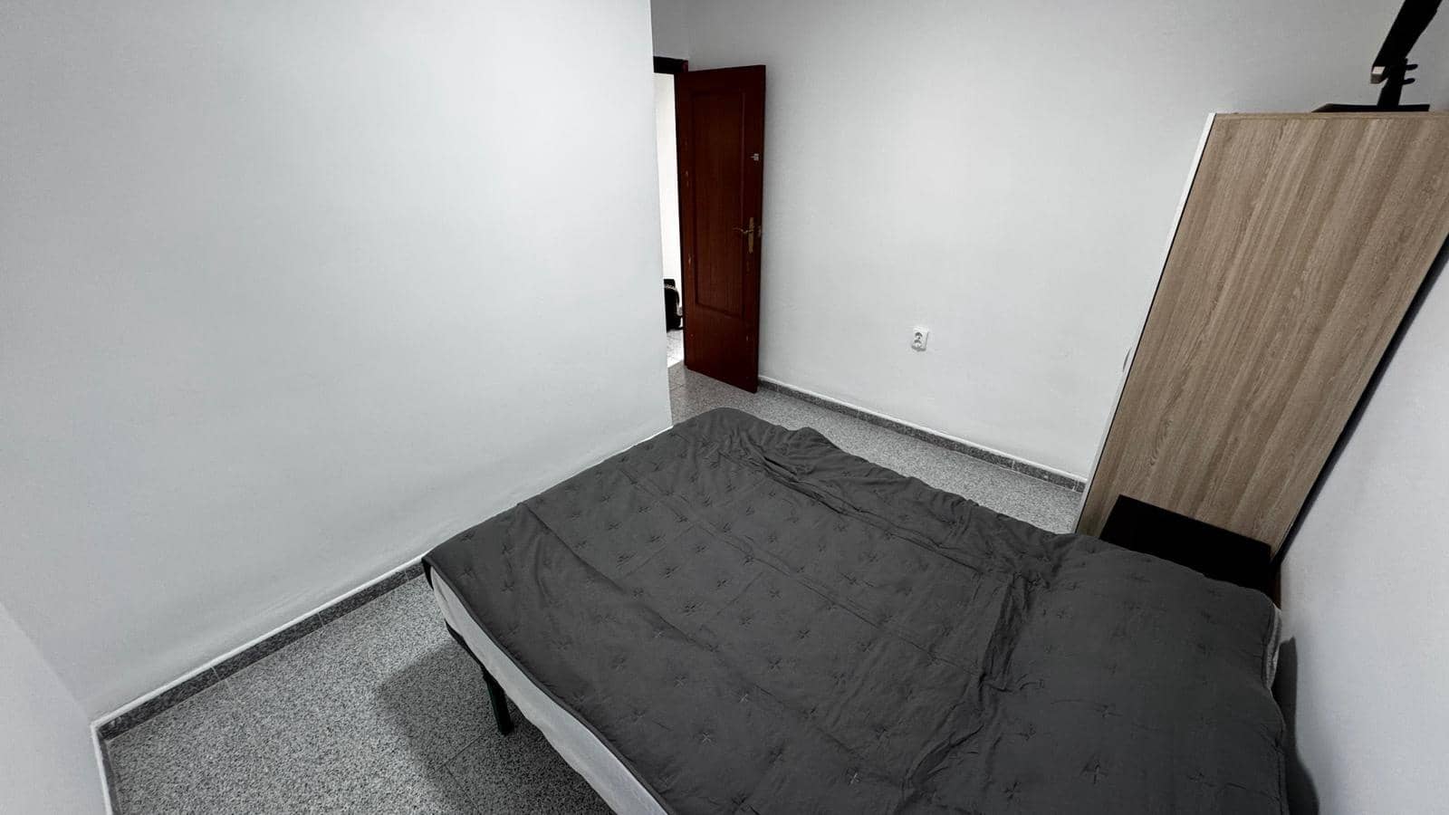 4 soveværelse Penthouse til leje i Alicante by - € 890 (Ref: 9465850)