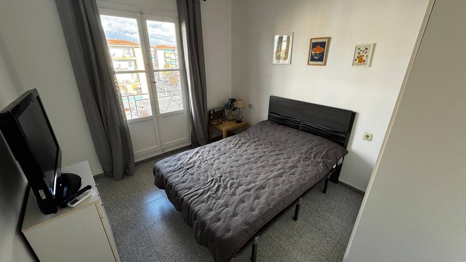 4 soveværelse Penthouse til leje i Alicante by - € 890 (Ref: 9465850)