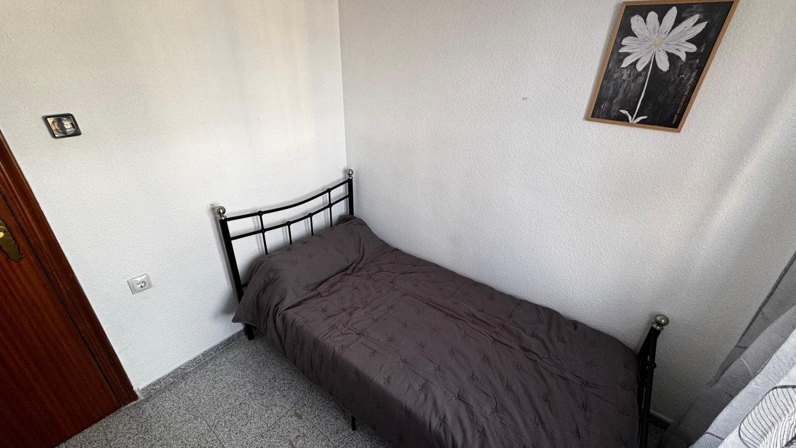 4 soveværelse Penthouse til leje i Alicante by - € 890 (Ref: 9465850)