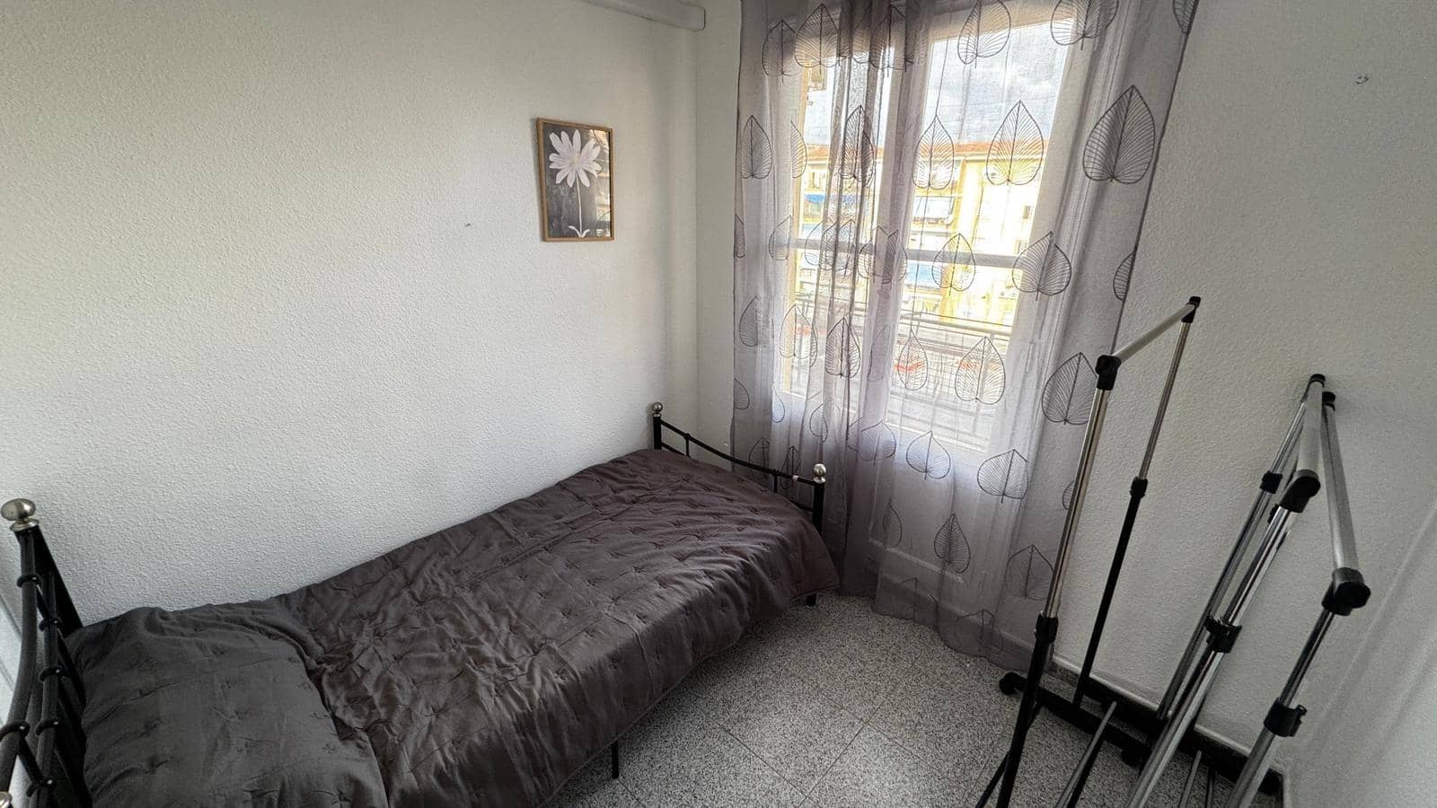 4 soveværelse Penthouse til leje i Alicante by - € 890 (Ref: 9465850)