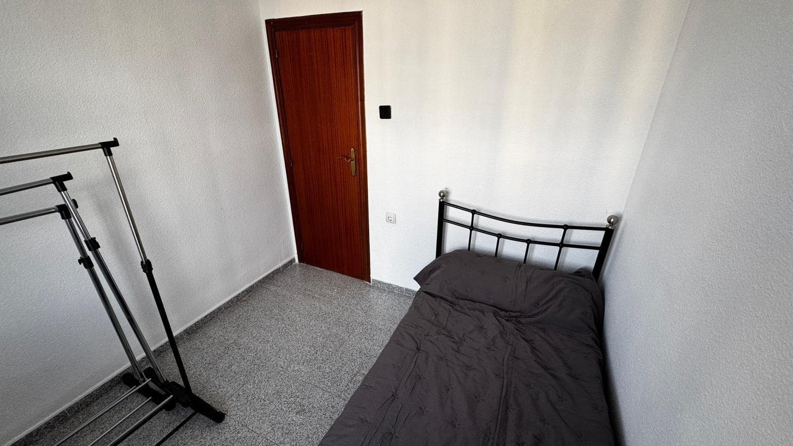 4 soveværelse Penthouse til leje i Alicante by - € 890 (Ref: 9465850)