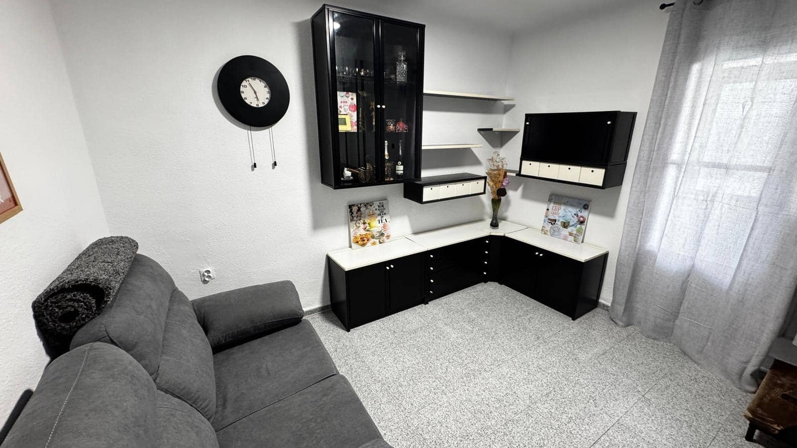 4 soveværelse Penthouse til leje i Alicante by - € 890 (Ref: 9465850)