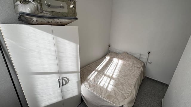 4 Zimmer Penthouse zu vermieten in Alicante / Alacant Stadt - 890 € (Ref: 9465850)