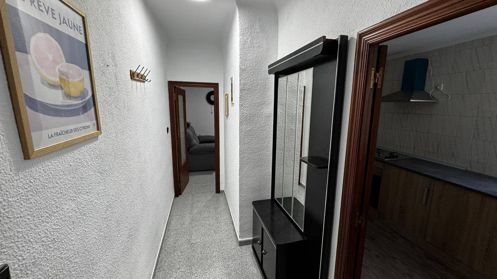 4 soveværelse Penthouse til leje i Alicante by - € 890 (Ref: 9465850)