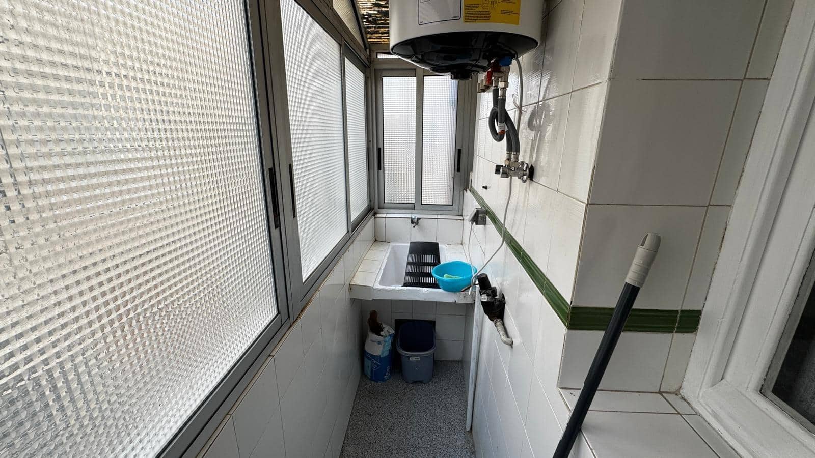 4 soveværelse Penthouse til leje i Alicante by - € 890 (Ref: 9465850)